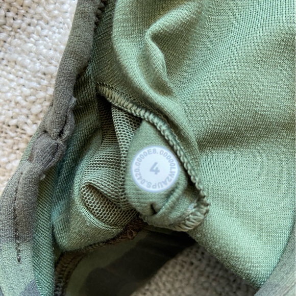 Lululemon Flow Y bra in camo, size 4 - Picture 3 of 3
